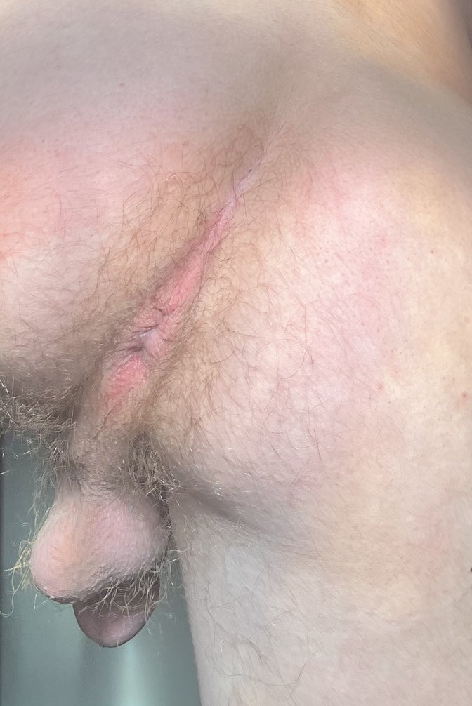 chrisb0ule's tweet photo. pole vs hole https://t.co/gaNDp3EhX6