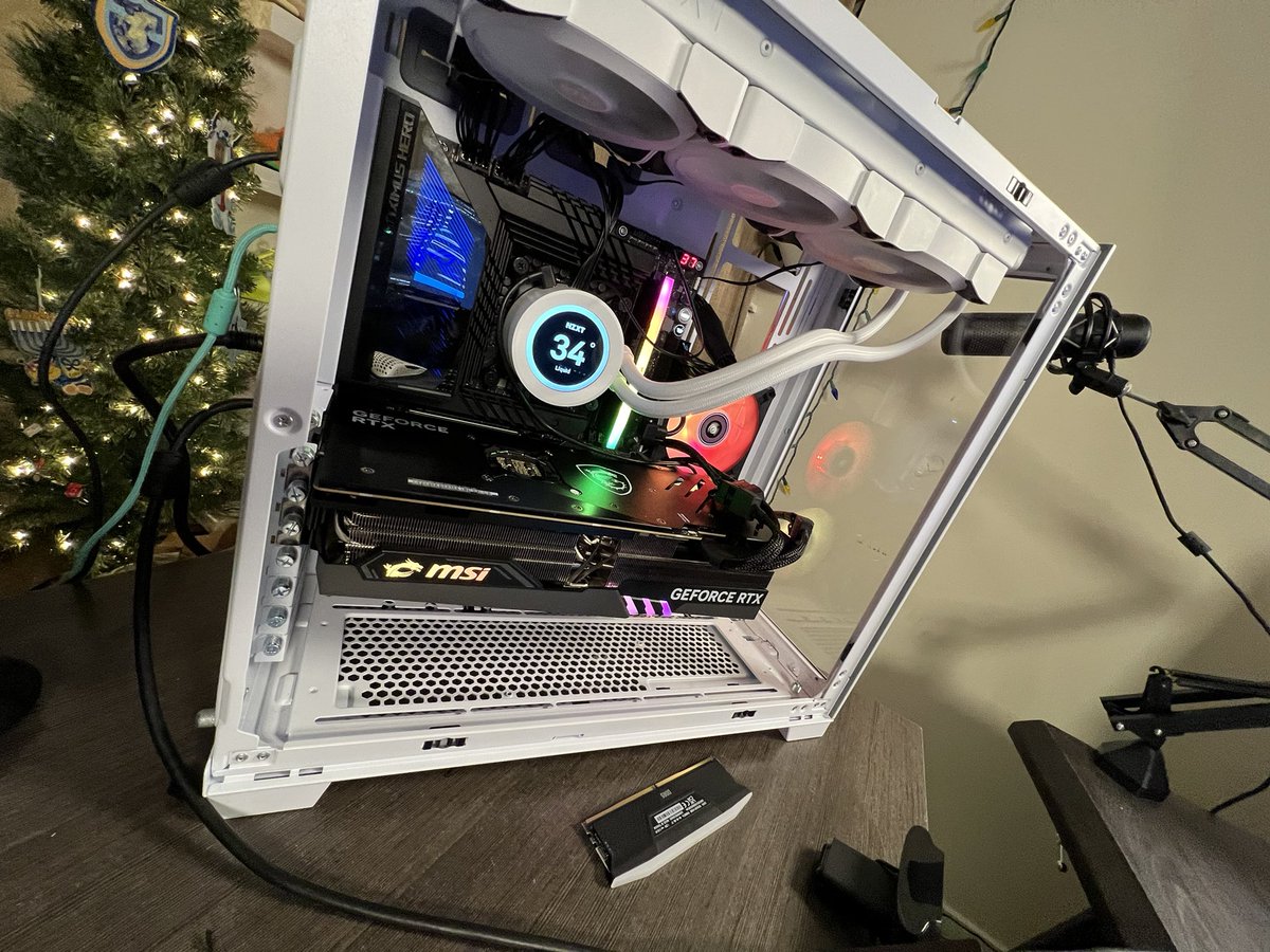 stableburner's tweet photo. 7 HOURS WERE DONE NEW PC WHO WAS HERE https://t.co/XBhZbmXo4U