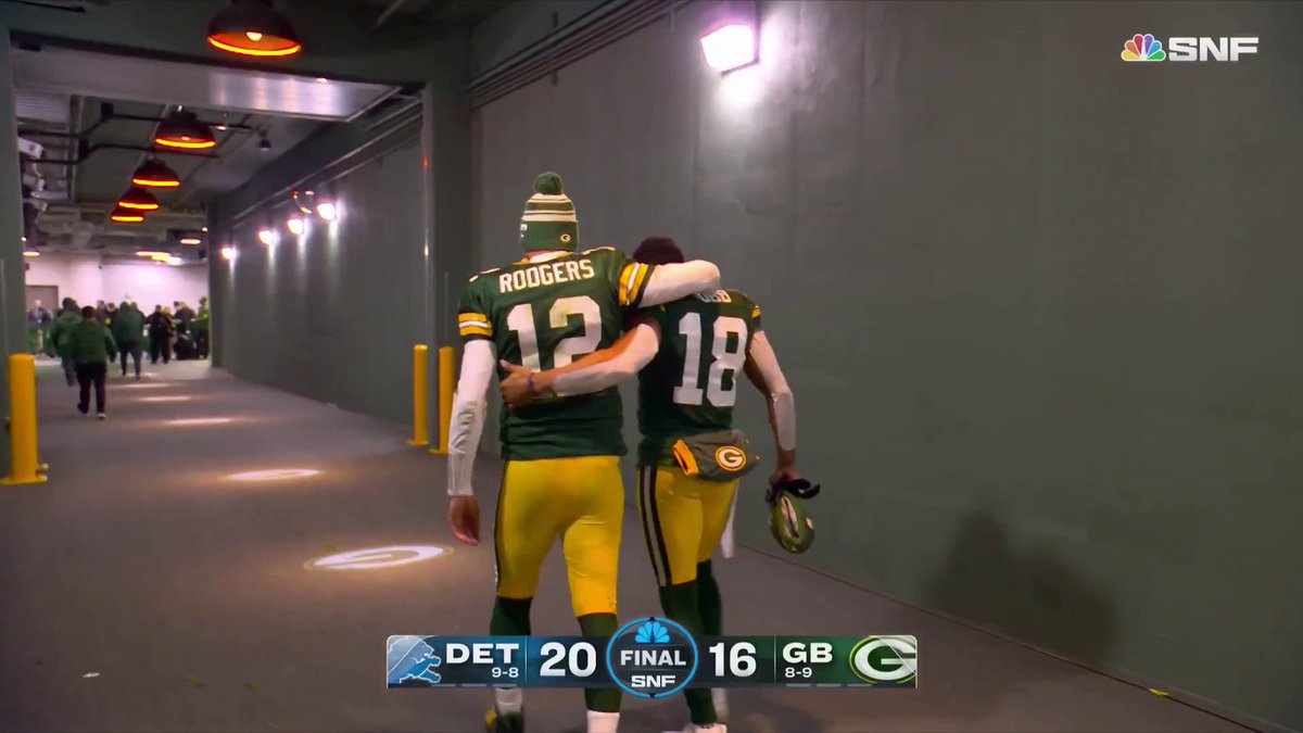 SNFonNBC's tweet photo. A special moment between Aaron Rodgers and Randall Cobb. 

#GoPackGo https://t.co/mUMyeCxOYa