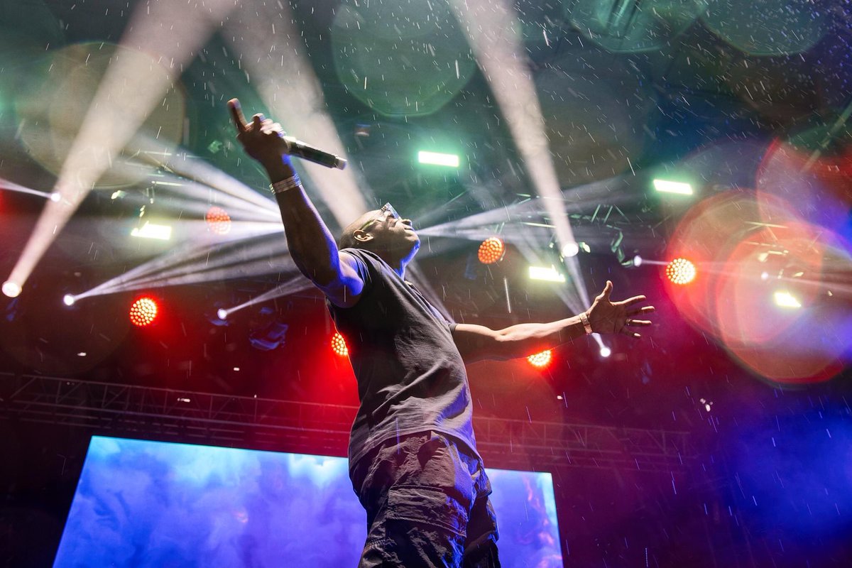 AmbientDoug's tweet photo. Got a wee bit moist photographing @jarule yesterday… https://t.co/BA3yqOhkbG