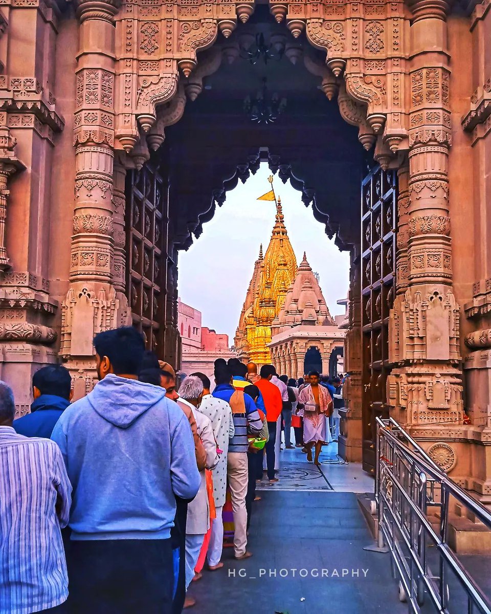 desi_thug1's tweet photo. 10 Reason to Visit Kashi once in your Life

1. Shree Kashi Vishwanath Jyotirling https://t.co/ExFJGa1TDV