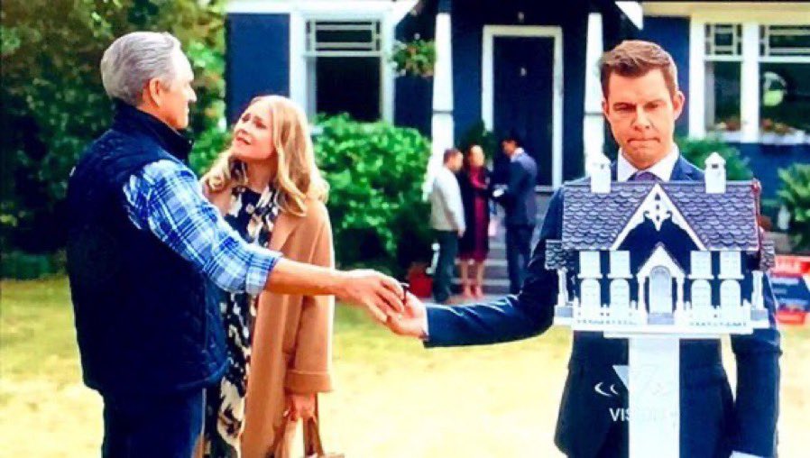 ChicadeeB's tweet image. I found that same house in “Colour My World With Love” 😃 the second pic is from #SSDelivered