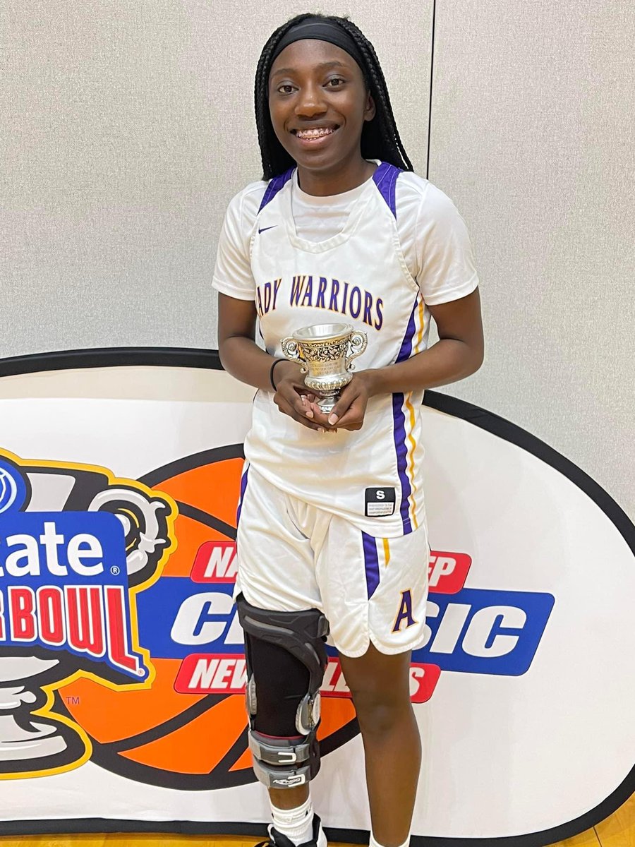 Gilda_Moore_'s tweet photo. Proud of you daughter @iamiracle22 All State Sugar Bowl MVP. Last year this time you was on crutches with ACL injury. To see you play after 9 months meant everything and the picture with Coach says it all. Remain humble, stay focused, and keep working. #MakeEmBelieve https://t.co/Fj2tE5Y3pv