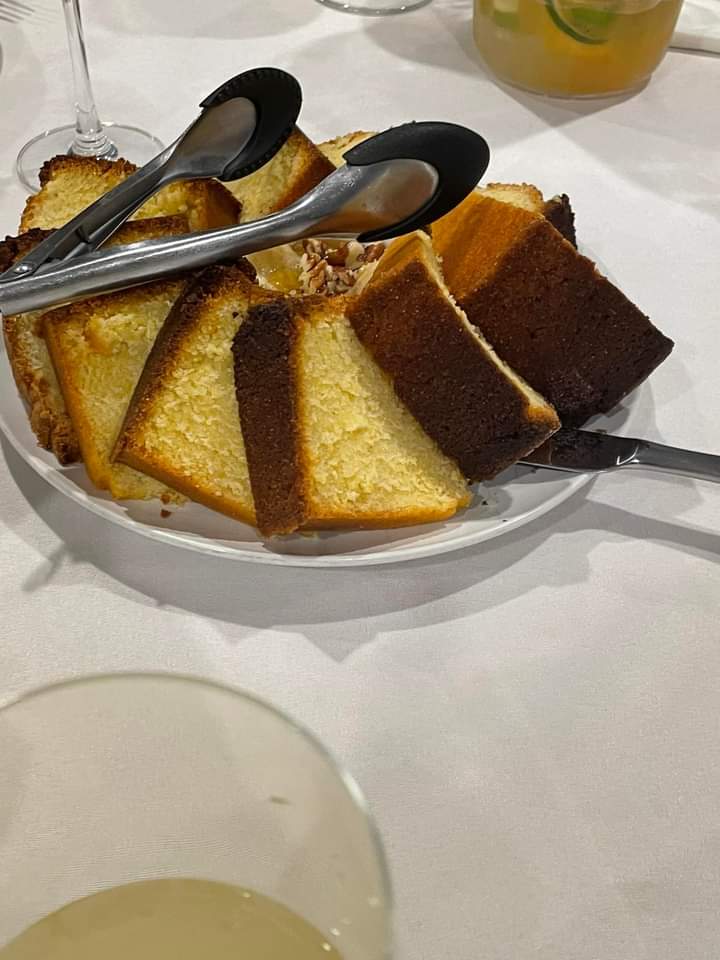 PhillyAlways1's tweet photo. Burnt up cake, half a bag of party wings, toilet water after a Chinese food/taco bell combo and not even a whole steak... Must have been 7 ppl at the table by the 14 pieces of steak offered for tree hunit? Nahhhh I'm straight #dariuscrooks 🙄 https://t.co/DHltNVR68i