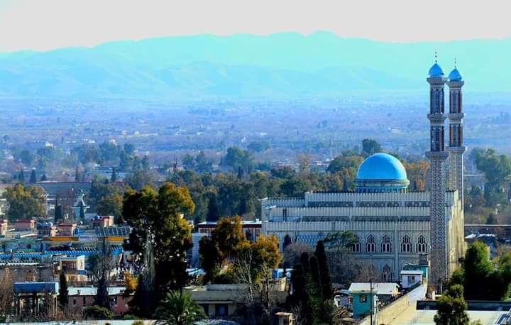 BaaghiTVPashto's tweet photo. ریاست استخبارات ولایت خوست می گوید که پرسونل امنیتی، گروه 6 نفری را که در ازای دریافت پول دست به قتل می زدند، دستگیر کردند.
آنها می افزایند که افراد دستگیر شده به جرم خود اعتراف کرده و در حال حاضر تحت تعقیب قرار دارند.
#AFG #Khust
https://t.co/4xrMyGdFxK https://t.co/5cGYVjaO0w