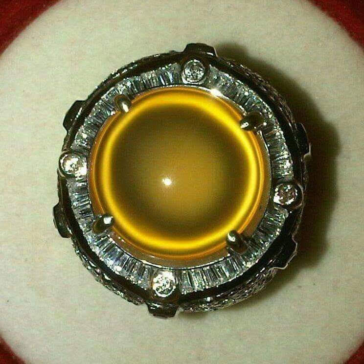 h_setiobudi's tweet photo. Chalcedony Agate Fenomena Ring Cat"seye ,Certificate n for Sale. Amazing n Exquisite. https://t.co/bjQ7cYKvEx