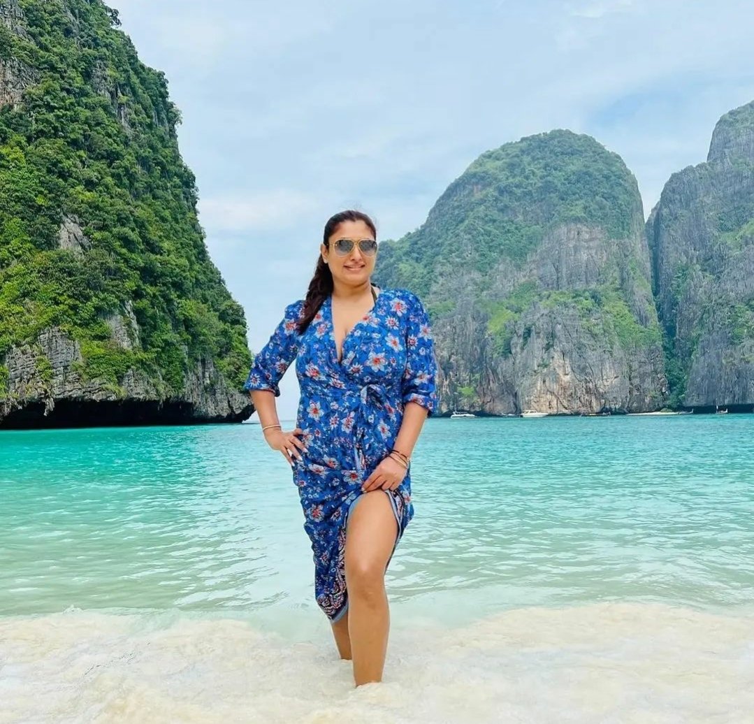 DarkChocomilk69's tweet photo. Vayasu aana maathiriya irrukka iva
#malavika
#malavikahot
#thiruttupayalea
 @Actressrasigan4 @KathalanSneha @NavinNa99776476 @Peekundieditz @Ramkumar96_ @sammu_veriyan @stysysyss @Troll_Virgins https://t.co/76irPmlXaY