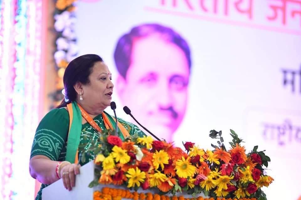 But due to less support from State Govt, the weaver community numbers are decreasing owing to poor financial issue. While the <a href="/TexMinIndia/">Ministry of Textiles</a> schemes of <a href="/narendramodi/">Narendra Modi</a> govt is not reaching the weavers, request Minister Smt. <a href="/DarshanaJardosh/">Darshana Jardosh</a> ji to provide all support for the revival.