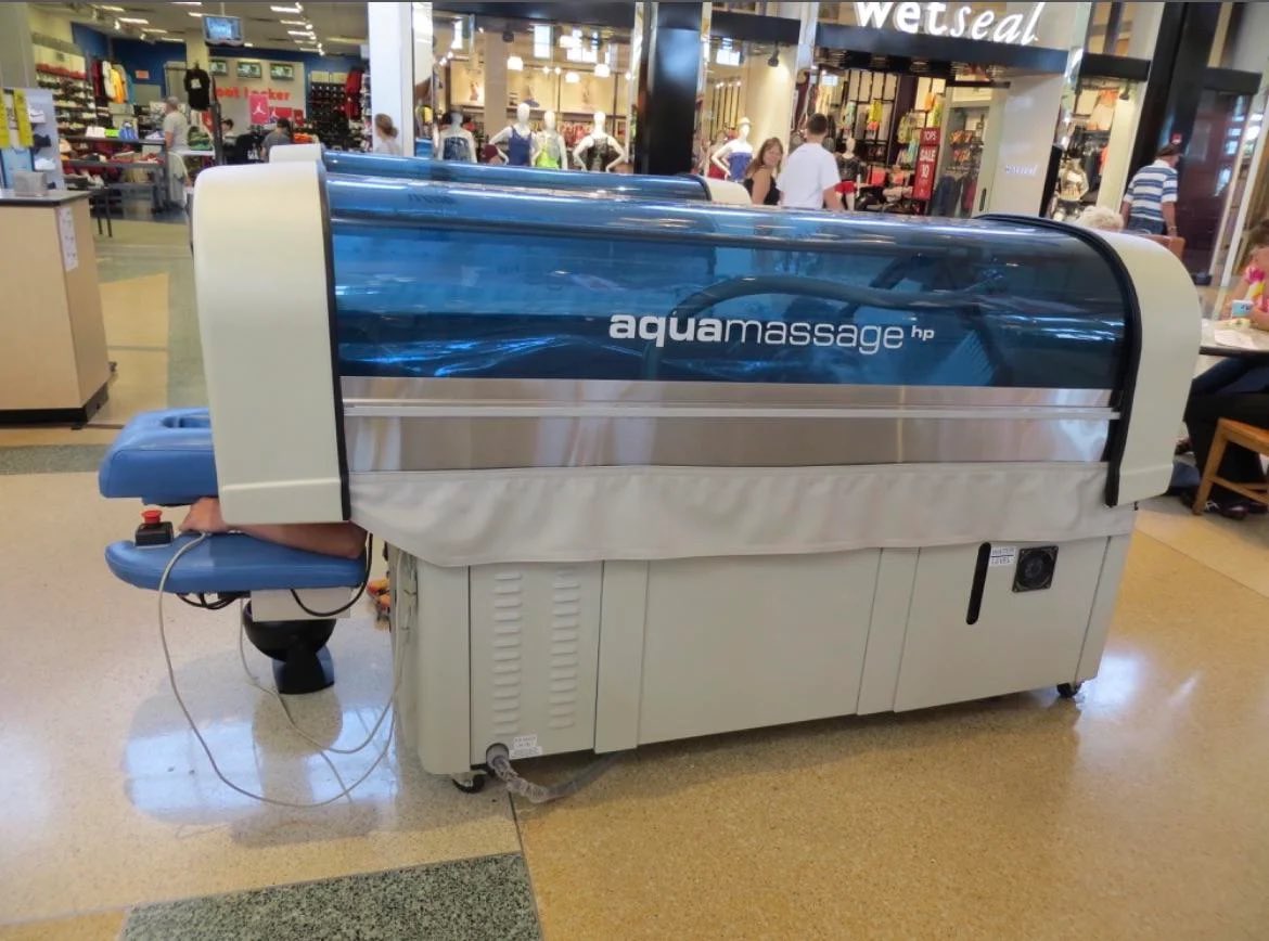 PedroEspinet's tweet photo. Peak mall culture https://t.co/zD5r3WERfP