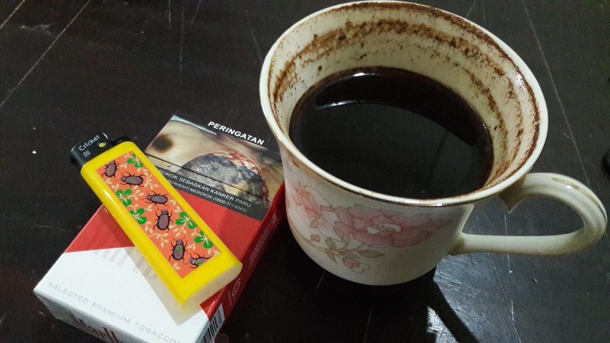 Selamat menjalani aktivitas senin siang sobat tweep, jng lupa ngopi sama udud ☕️🚬