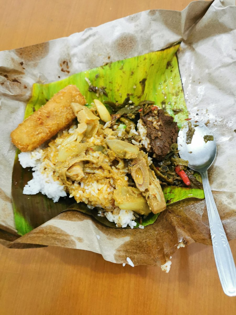 SlvRayleigh's tweet photo. @FOODFESS2 Karena dibeliin, baru aja makan 😁 https://t.co/lYLocqJKC3