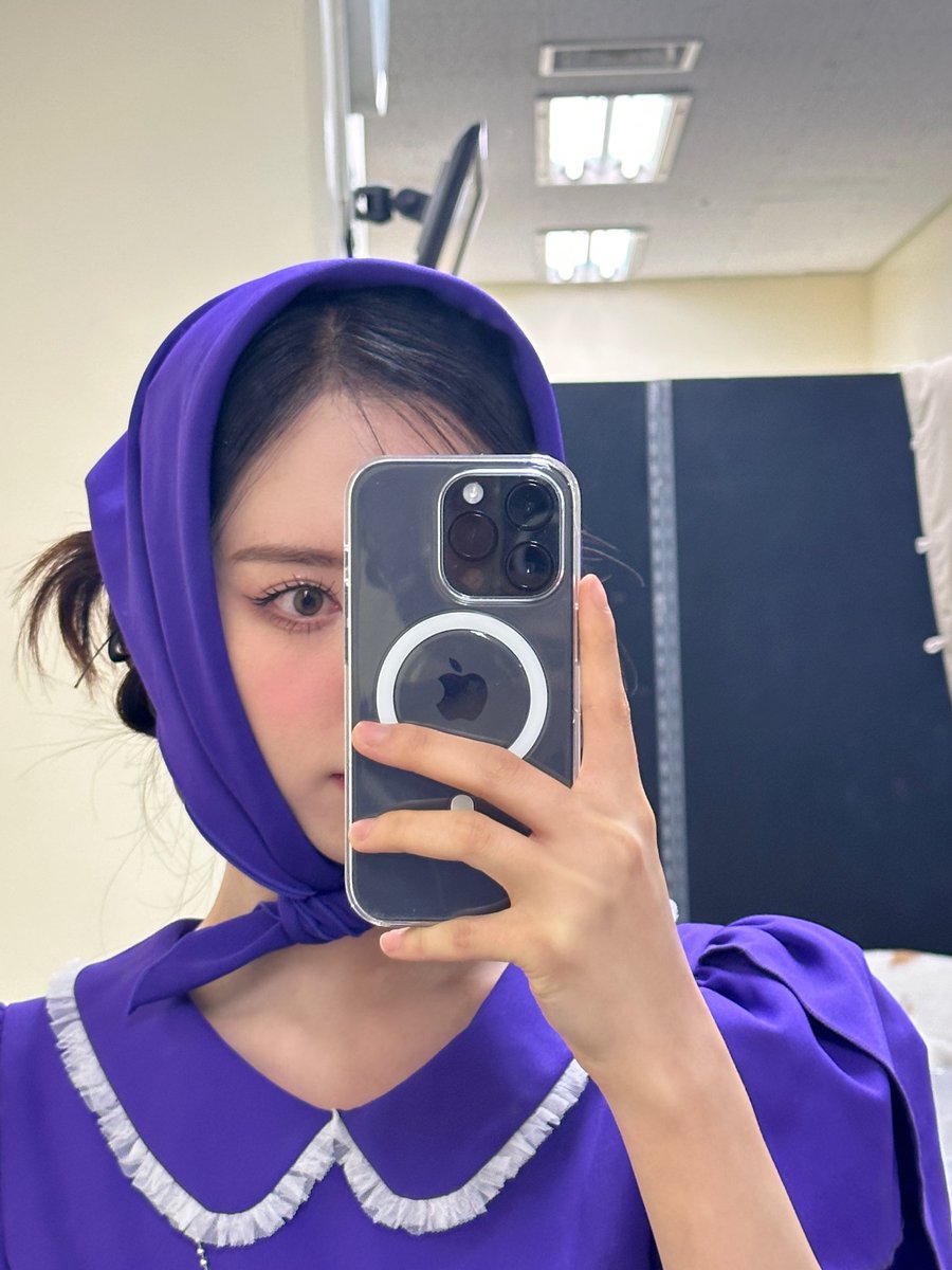 KIMNBONA's tweet photo. The new year vibes is still around and among all, the first thing they did was turn me into CHOCOME Bona. Not that I'm complaining! In fact, I freakin' love it. 🫢💜 As long as UJUNG loves it, it's all that matters, no? 💜🤍💜 https://t.co/PzLMEf4p8U