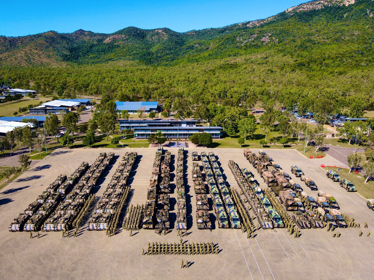 ChesterfieldO5's tweet image. Today I handed over as Commanding Officer of 3rd Battalion, The Royal Australian Regiment ‘Old Faithful’. It’s been an honour to lead @AustralianArmy soldiers of 3 RAR.

It’s time now to support my beautiful wife and kids as we battle breast cancer together.

K9 out.

#DutyFirst