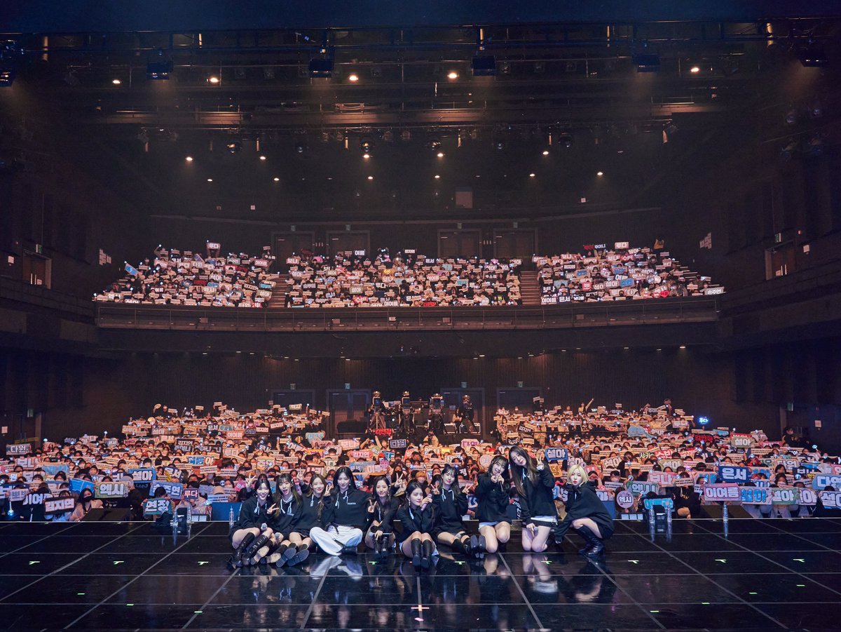KIMNBONA's tweet photo. Spotting all the seats inside the venue were full of UJUNG's agleam light made me realize how far we've come. We worked hard to come to this point and I will be forever indebted to UJUNG who has spent a happy time with us once again. Everyday with you is a happy moment. 🤍 https://t.co/u7ahlPPm1k