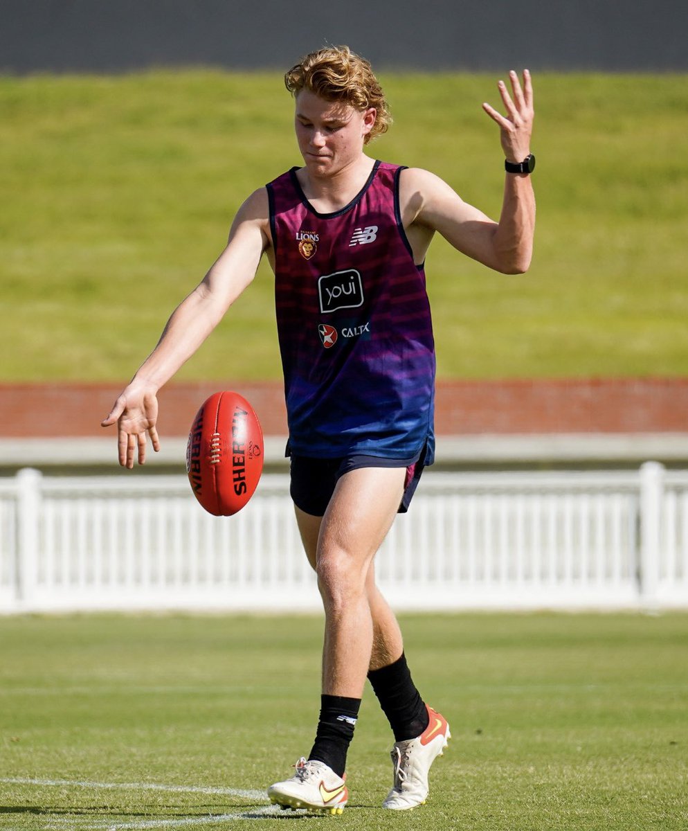 How good is this! 🤩

<a href="/Sandy_Dragons/">Sandringham Dragons</a> jet Levi Ashcroft has joined brother Will at the Lions for the week, getting a glimpse into life as an AFL player 🦁

(via: <a href="/brisbanelions/">Brisbane Lions</a>) 

#AFL | #GenNext