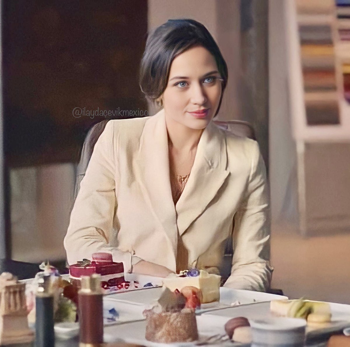 IlaydaCevikMex's tweet photo. 👀 🤍
•
#sencalkapimi #sençalkapımı
#ilaydacevik #ilaydaçevik #İlaydaÇevik #balca https://t.co/RJIZ7cauIj