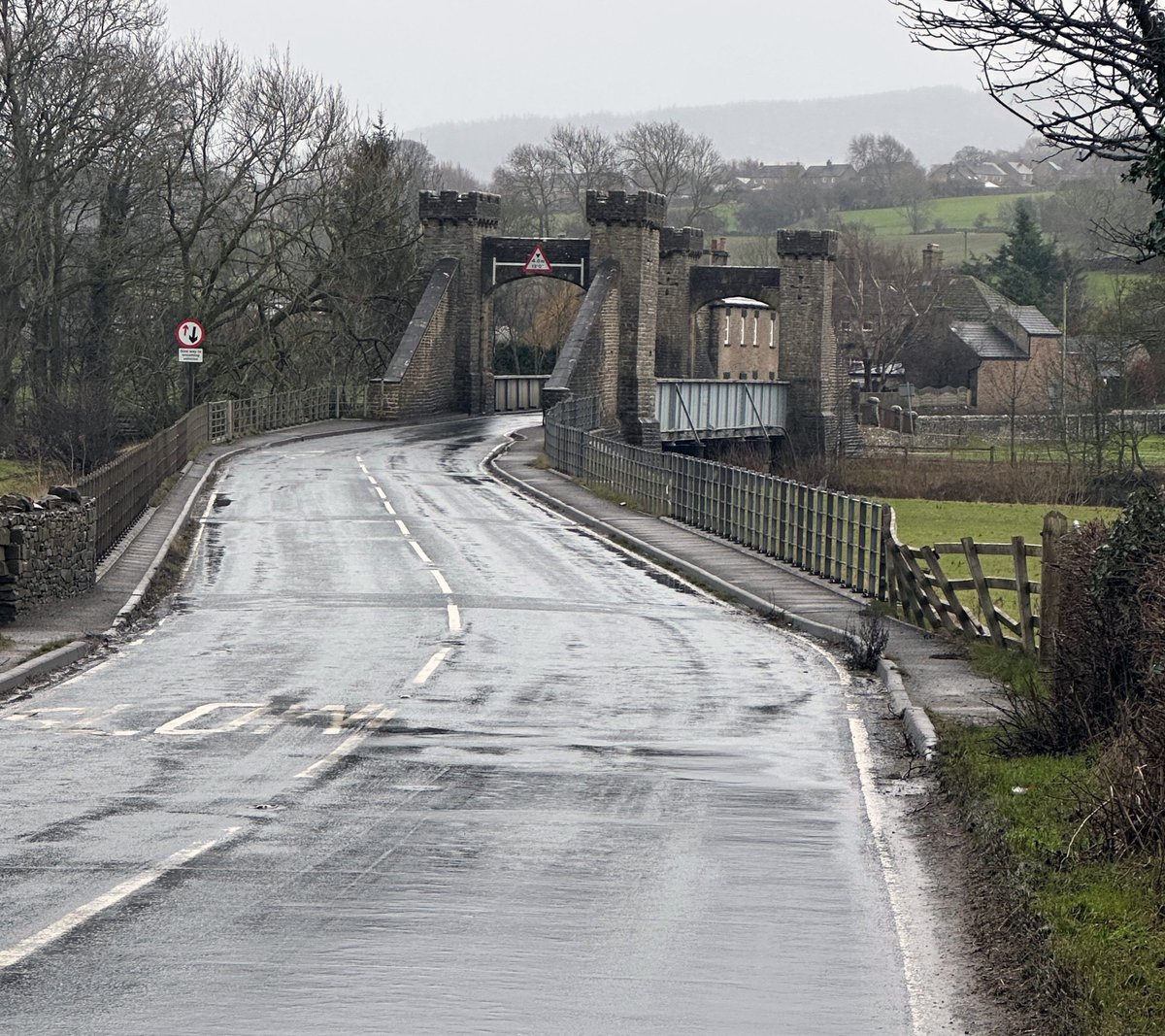 northyorksc's tweet image. 🚧 We'll be resurfacing the A6108, #Middleham Bridge to #Leyburn Road starting today (Monday, 9 January).

The road will be closed from 9:30am to 3:30pm for five weekdays.

A fully signed diversion will be in place with pedestrian and emergency services access will be maintained.
