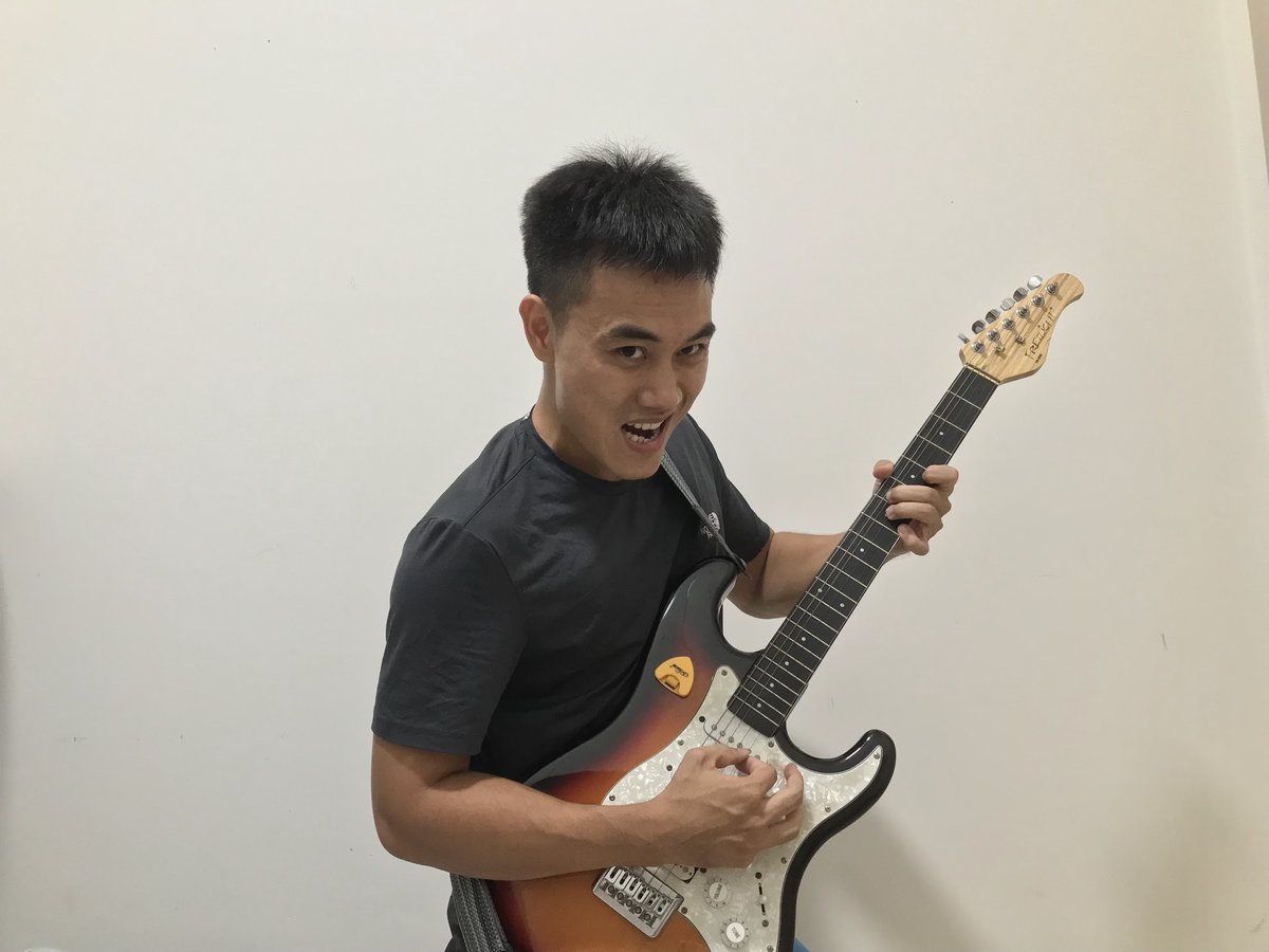 StrongBearCeo's tweet photo. "When you are not practicing, remember, someone somewhere is practicing, and when you meet him he will win." — Ed Macauley 🎼📕🎸
.⠀
.⠀
#musicians #music #musician #guitar #musicislife #livemusic #artist #musicproducer #love #musiclife #guitarist #strongbear #berklee https://t.co/j7n6ga5y6c