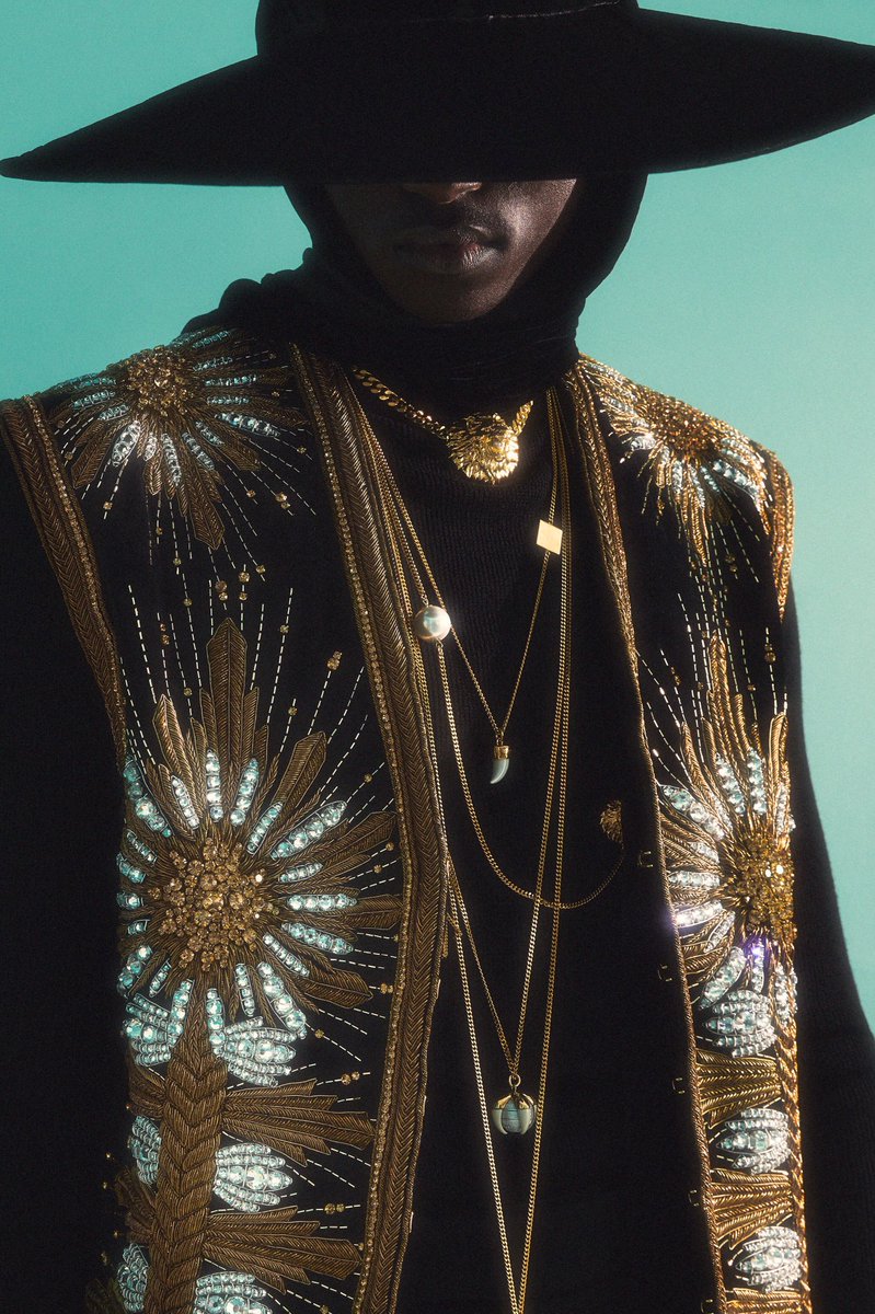 90supermodeI's tweet image. me and my man if we shared fashion to it’s finest. Balmain is so real for thisss #prefall2023