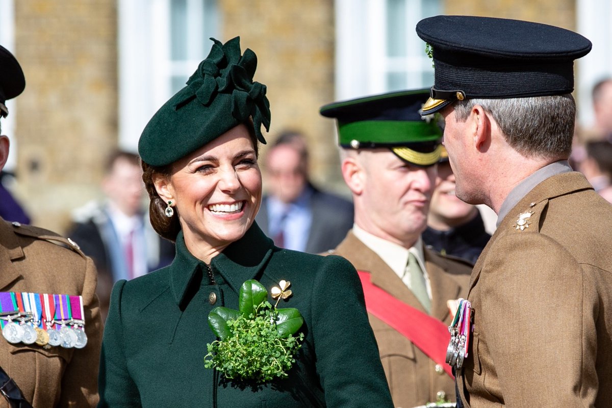 irish_guards's tweet photo. We at the Irish Guards wish HRH Catherine The Princess of Wales and Colonel of the Regiment a very Happy Birthday. 

Quis Separabit

#IrishGuards ☘️💂#HBD #PrincessofWales
#RoyalFamily #makingadifference #fightingmicks #Guinness #history #respect https://t.co/CpCrclLhAW
