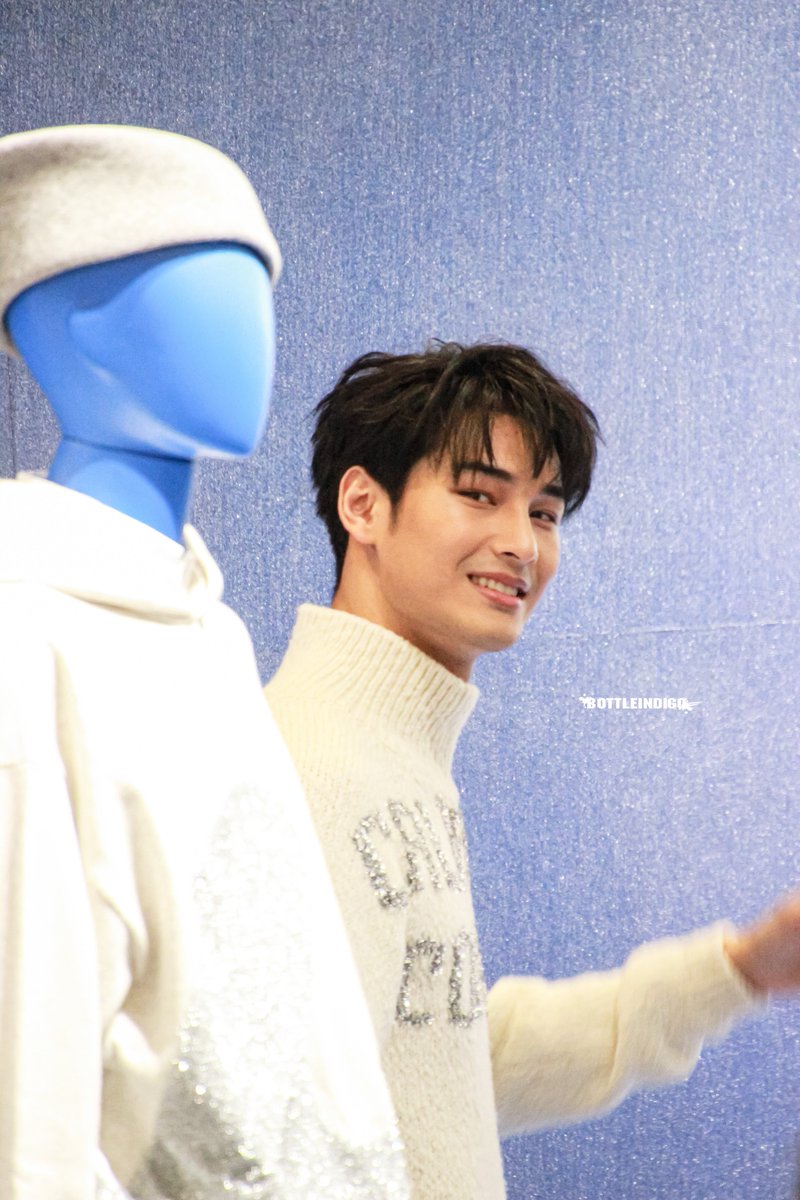 indigo_bottle94's tweet photo. ยืนนิ่งแล้ว โอน 10 บาทไปเลอ ใจป๋มมันก็เท่านิ 🤏😩
@Nnattawin1 
#MileApoxDior
#Nnattawin 
#apocolleagues https://t.co/VB5nLhzqPy