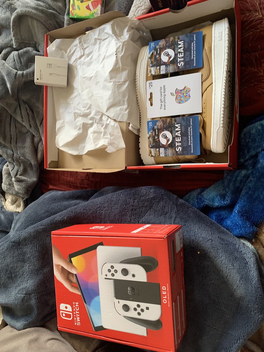 comedyntmaster's tweet image. barely on twitter anymore so here’s what I got for christmas