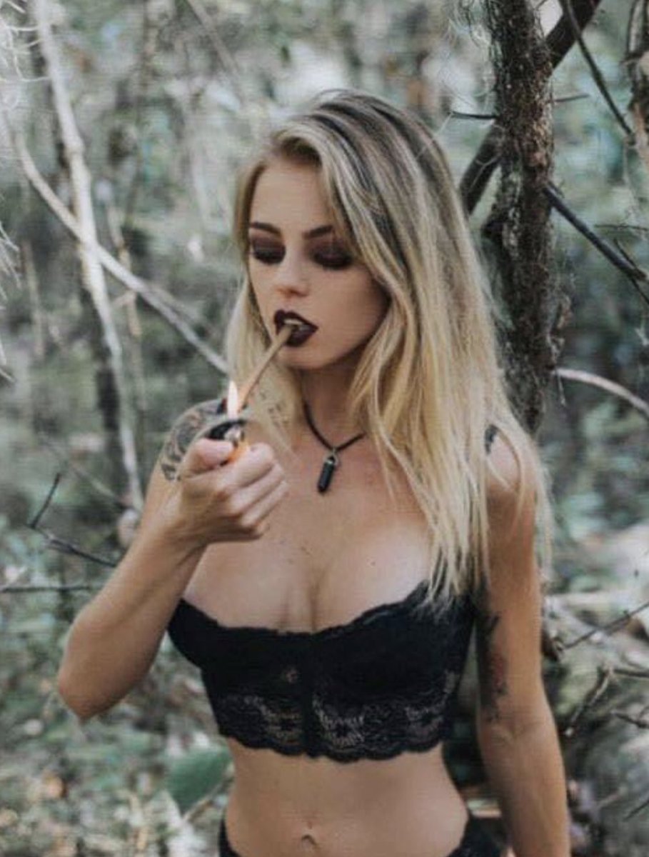 HCannabisClub's tweet photo. 💋 WAIFU HASH HONEYS 💋
Collaborative mint with @IsekaiXHedera January 15!

🚨 Dont get caught minting these bad Hash Honeys

🌿Earn staking rewards $GRAVEL and $KAI
🌿Win #Giveaways 
🌿Limited 420 supply 
🌿Community across three projects

#HederaNfts #Hedera #HBAR #HBARbarians https://t.co/frhqqP8Rqw