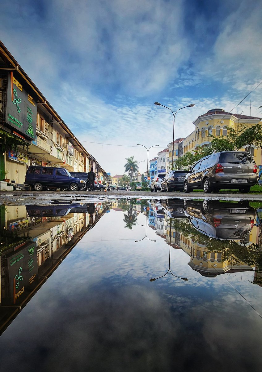 nadikadar's tweet photo. @nikkoilham Reflection... 
#shotbyphone https://t.co/Ng2NJzhEKK