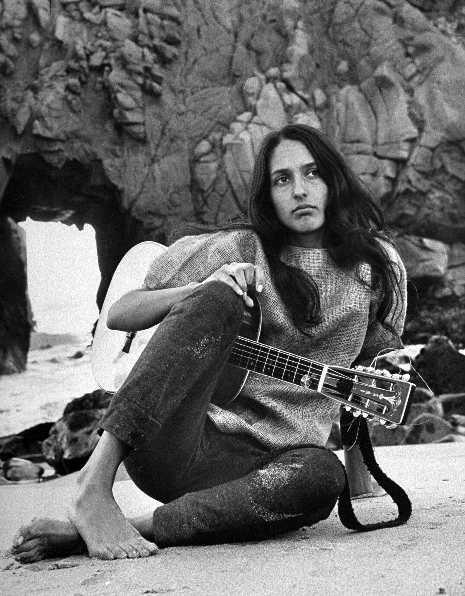 Happy birthday Joan Baez 82 today

 