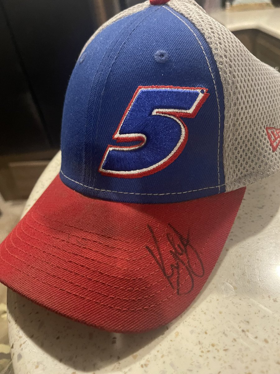 team48rocks's tweet photo. @KyleLarsonRacin thanks for taking the time to sign my husband’s hat tonight at @VadoSpeedway after that epic super late model race 🏁. I know that #6 will make it to victory lane this week 😁 What a show! We’ll see ya on Wednesday night! Fans for life! https://t.co/f23S9ITXaZ