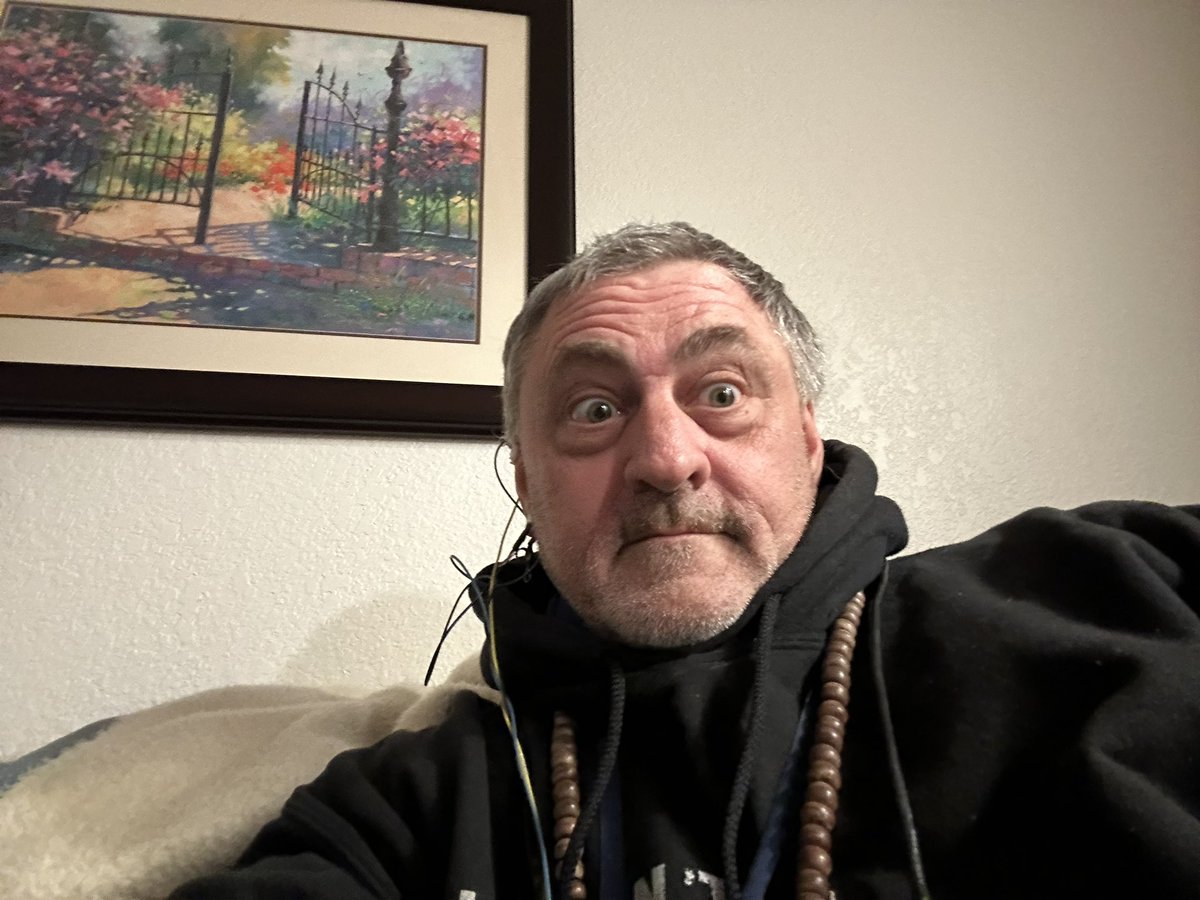 CraigDeServidor's tweet image. Dad, just what in the name of heaven are you up to? #TheAriaSeries #BelgianMalinois #SynchronizationThroughChaos