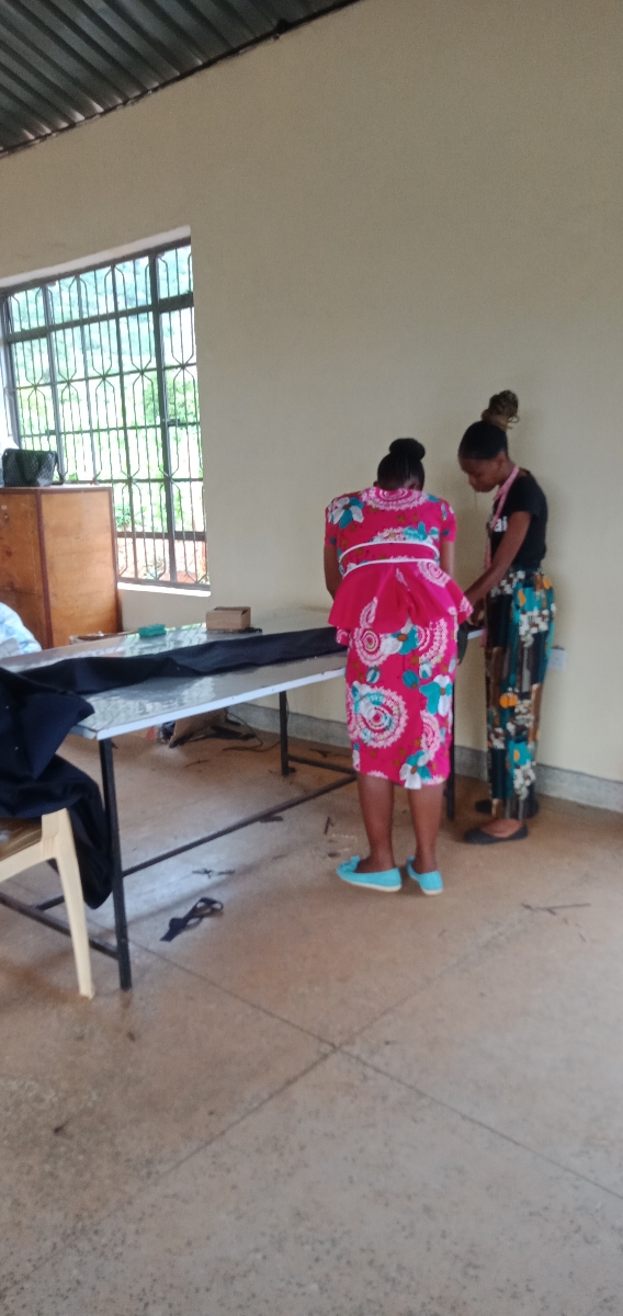 LablFashionKe's tweet photo. At Labl we think of how we could influence both the community and the environment. In a world of fast fashion, it is important to remember the value of craftsmanship. 

#regeneration #fashion #regenerativefashion #ethicalfashion #cotton #sustainablefashion #kenya #community https://t.co/7Yikquoq2t