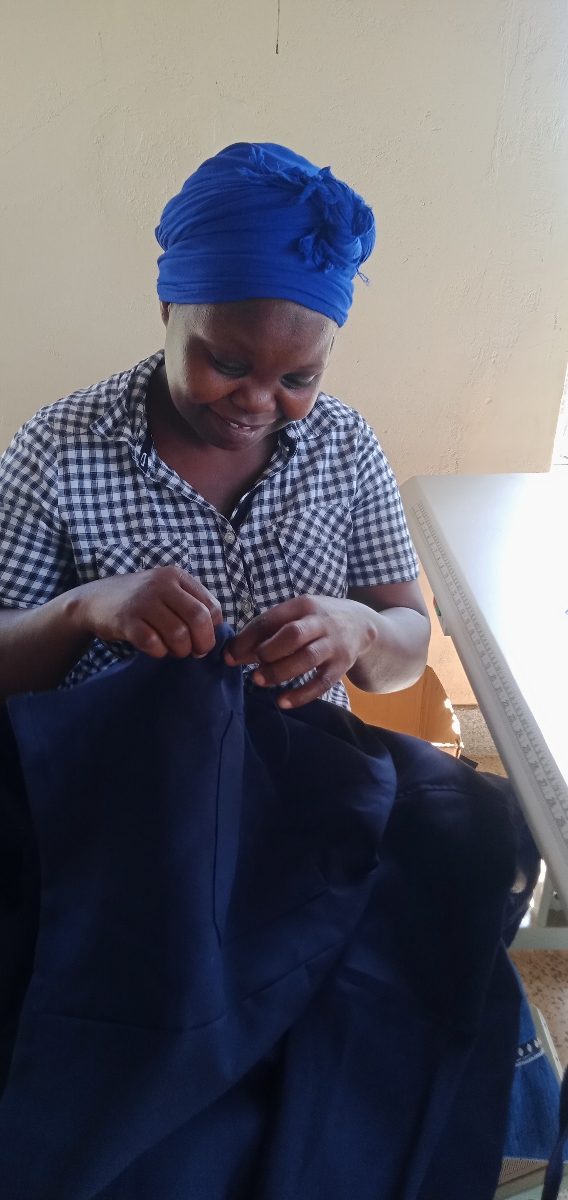 LablFashionKe's tweet photo. At Labl we think of how we could influence both the community and the environment. In a world of fast fashion, it is important to remember the value of craftsmanship. 

#regeneration #fashion #regenerativefashion #ethicalfashion #cotton #sustainablefashion #kenya #community https://t.co/7Yikquoq2t