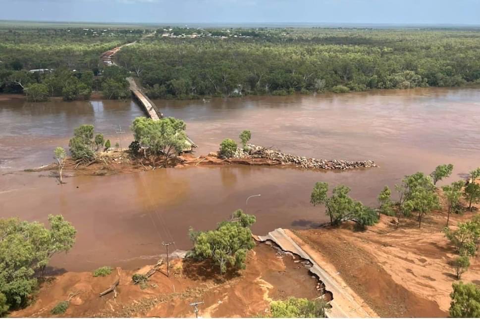 EnviroKimberley's tweet photo. #fitzroyriver bridge - bit with no bridge was dry land with a road on it now washed away. New bridge needs to be much longer. Buried in WA govt report - ‘There is high confidence intensity of heavy rainfall events will increase’ Catastrophic climate change @MarkMcGowanMP https://t.co/zsEfESAFGH