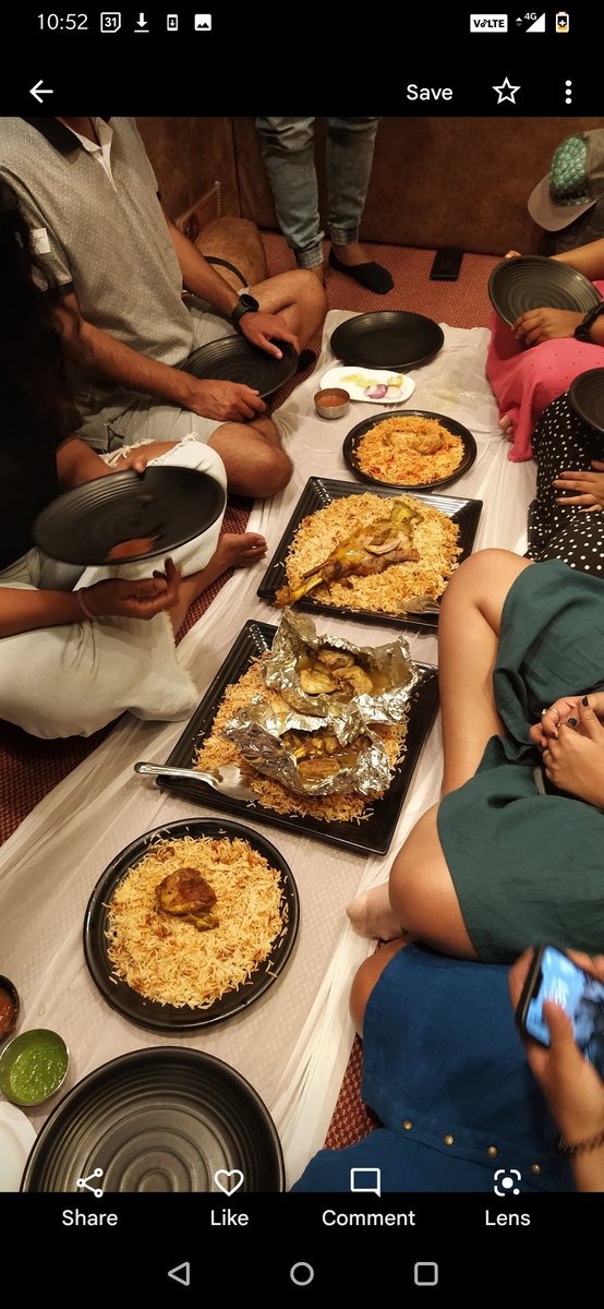_waabi_saabi_'s tweet photo. 📍Mahreb Mandi &amp; Maftoon, Kalyan Nagar

They cook "biryani" the Yemini way

It's subtly spiced and the meat falls off the bone

You can book a room "Majlis" + eat in a communal way (and sneak in a quick post biryani snooze 🤭)

Do try the baklava + unlimited kahwa too

📸 @ankitv https://t.co/vxZJyx4Pic