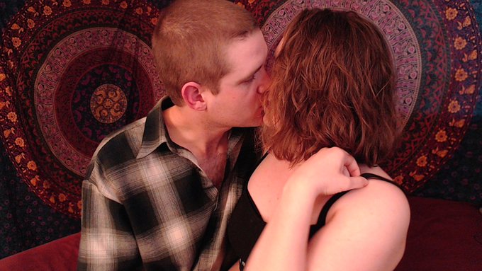 Hey ya'll! Vote for us in the #MVAwards if you have a minute :) Happy new year!  https://t.co/8UID8hK1N3  P<a href="/tag/mvawards"class="tags">#MVAwards</a>