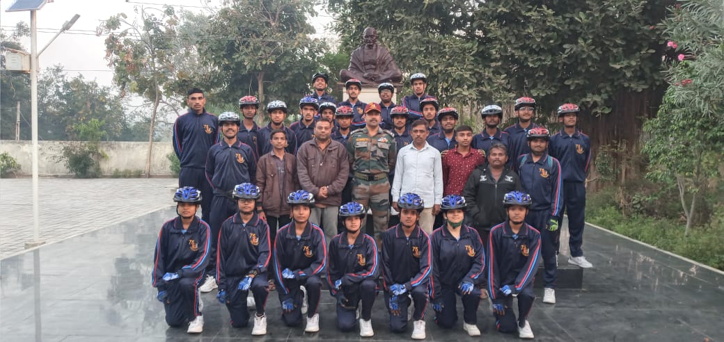 ParmarD33303750's tweet photo. #Sabarmaticyclerally 
Kankapura Gandhi Ashram morning time
@NCC_Dte_Gujarat
@HQ_DG_NCC
@ArvindKapoorTYG https://t.co/PY1CvulddB