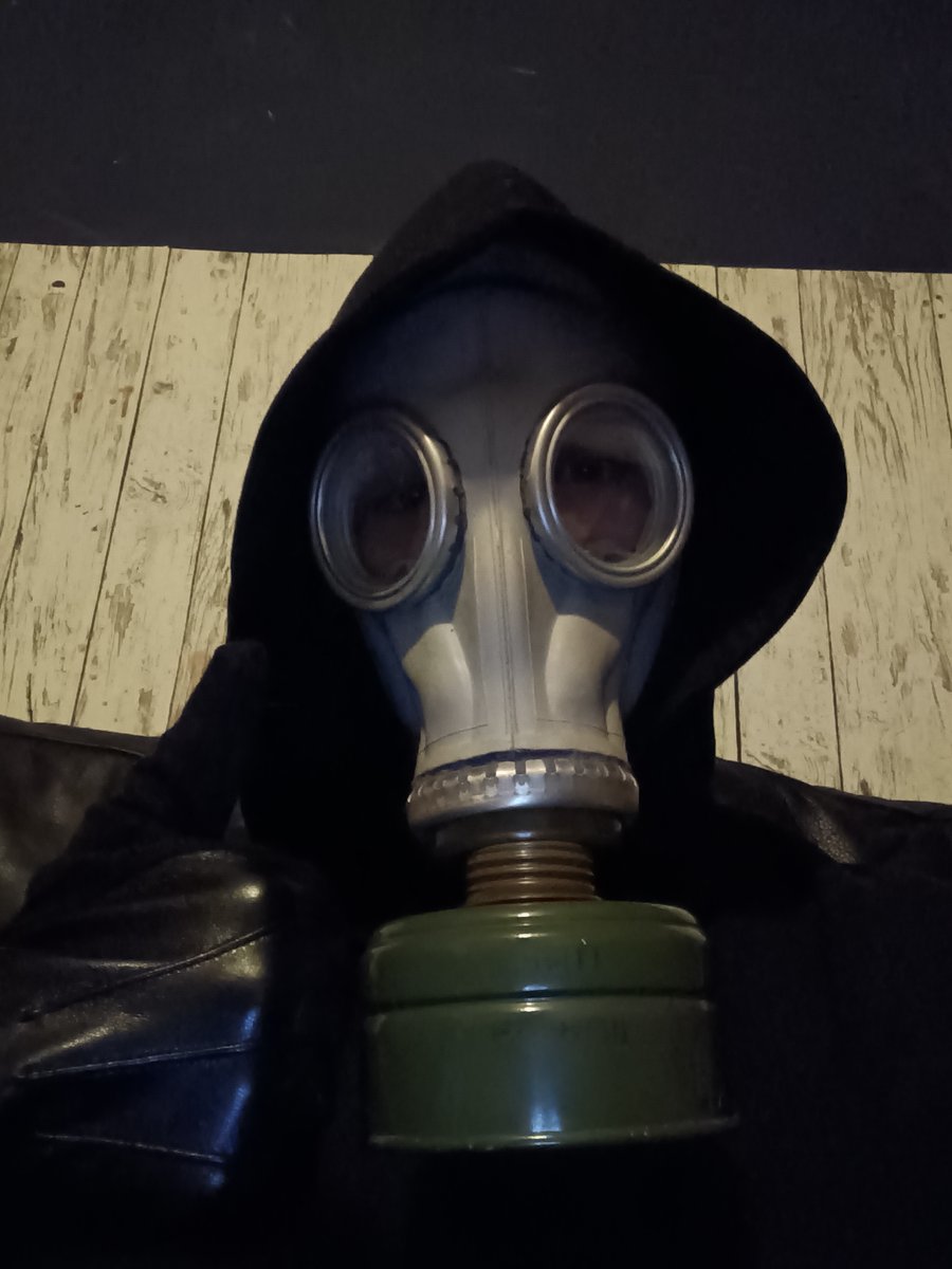 gasmaskboyyy1's tweet photo. I do Things https://t.co/oIFeX4E7J7