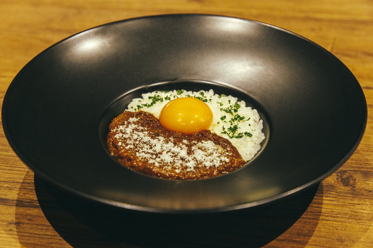 #うしごろバンビーナ 冬限定メニュー「月見チーズリゾットカレー」

五反田店で人気だったメニューが進化して再登場。濃厚なチーズリゾットに和牛の旨みを凝縮させたトマトカレーを合わせました。たっぷりの粉チーズと卵を添えて仕上げる、シェフ自慢の〆です。

ushigoro-bambina.com

#うしごろ