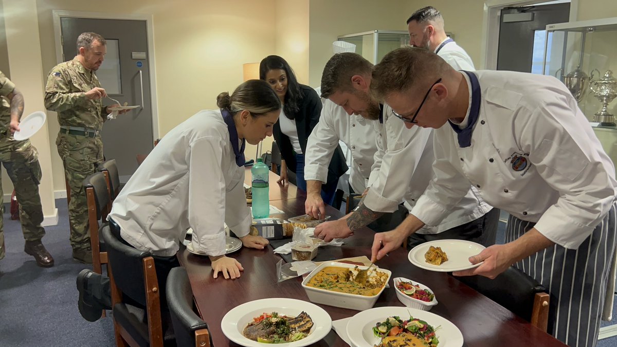 richwbfbs's tweet photo. Good Morning Breakie Team it’s Monday!

I kick 🦵 start the @BFBSAldershot Forces Breakfast Show at 6.30am. 

At 9.10am I chat to LCpl Ben Cann of MOD Vegan &amp; Vegetarian Network about a Vegan day at @Def_Chef_School 

Have a Marvellous day! https://t.co/ZNNFxPoGKc