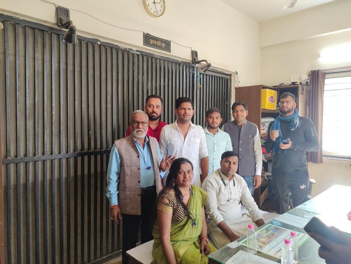 <a href="/INCChhattisgarh/">INC Chhattisgarh</a> <a href="/bhupeshbaghel/">Bhupesh Baghel</a> नियमितीकरण का वादा करके आई <a href="/bhupeshbaghel/">Bhupesh Baghel</a> सरकार शांतिपूर्ण ढंग से धरना प्रदर्शन करने पर जेल में डालती है भूपेश सरकार वादाखिलाफी कब मिलेगा न्याय।