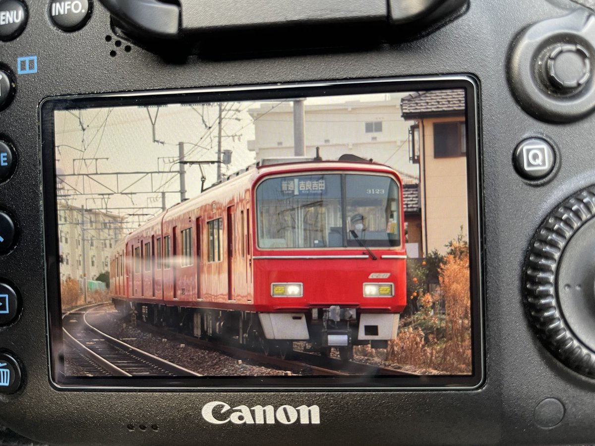 takkin_engine_d's tweet photo. 日比野〜津島間。1461列車普通弥富行きは3702Fが運用に入っています。折り返し1462列車普通須ヶ口行きとなります。
また1542列車普通吉良吉田行きは3123F+3101 Fが運用にはいりました。
#meiun
#3702F
#3123F
#3101F https://t.co/Vt0m2iOY4u