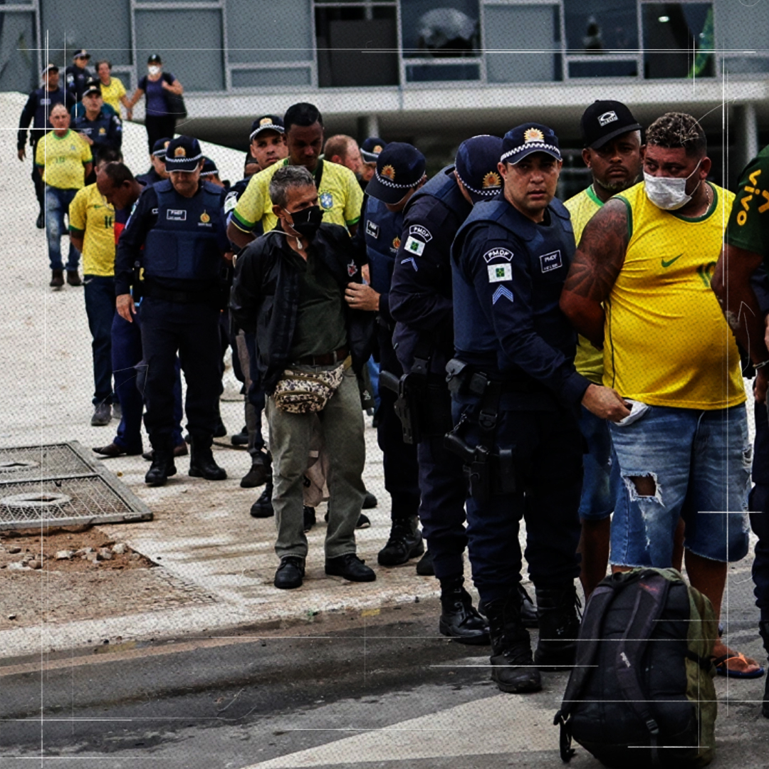 alestiklalen's tweet image. Pro-#Bolsonaro #rioters storm #Brazil’s top government offices