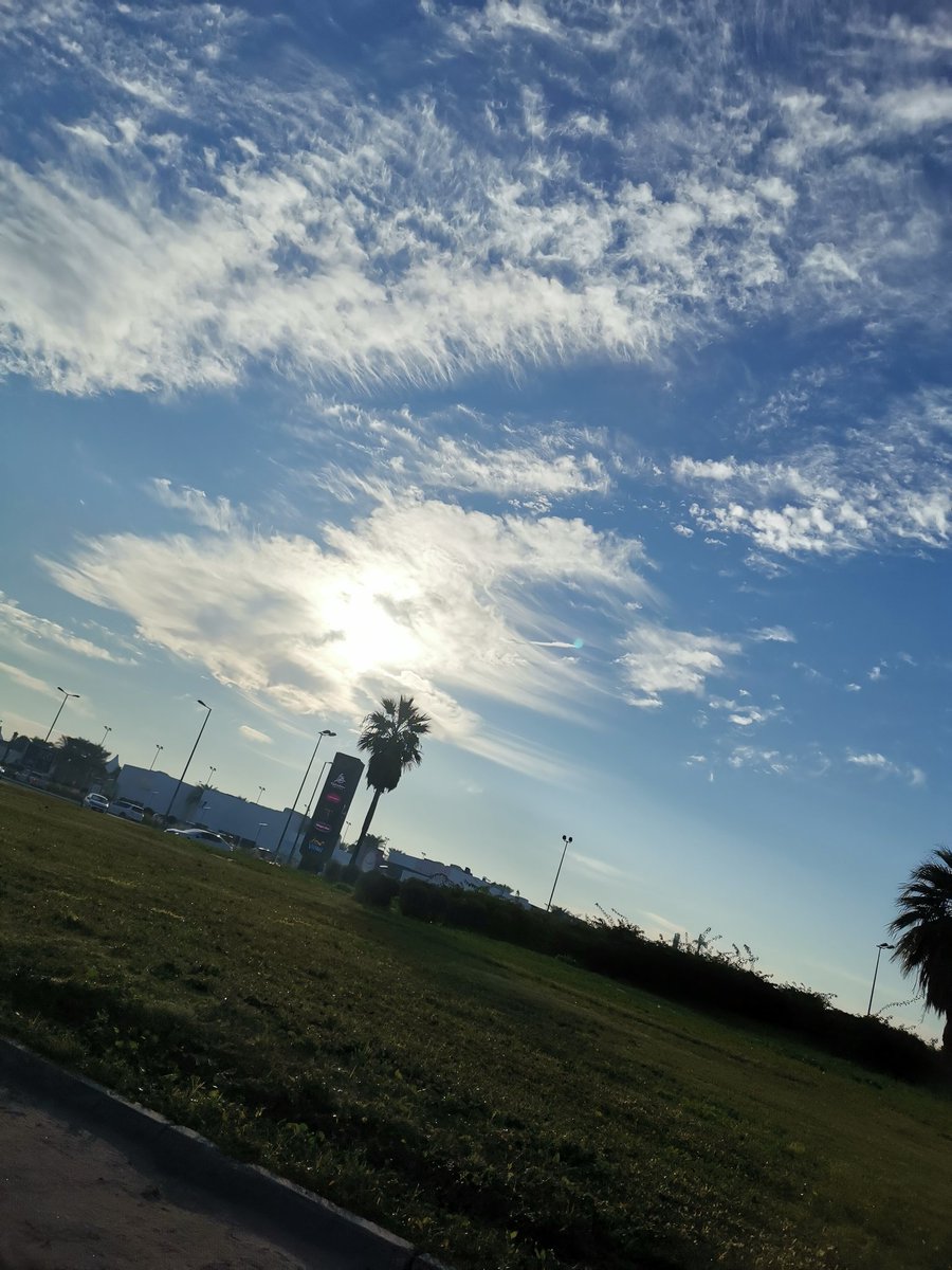 يا مَنْ فِي السَّماءِ عَظَمَتُهُ يا مَنْ فِي الاْرْضِ آياتُهُ يا مَنْ في كُلِّ شَيْءٍ دَلائِلُهُ 🤍