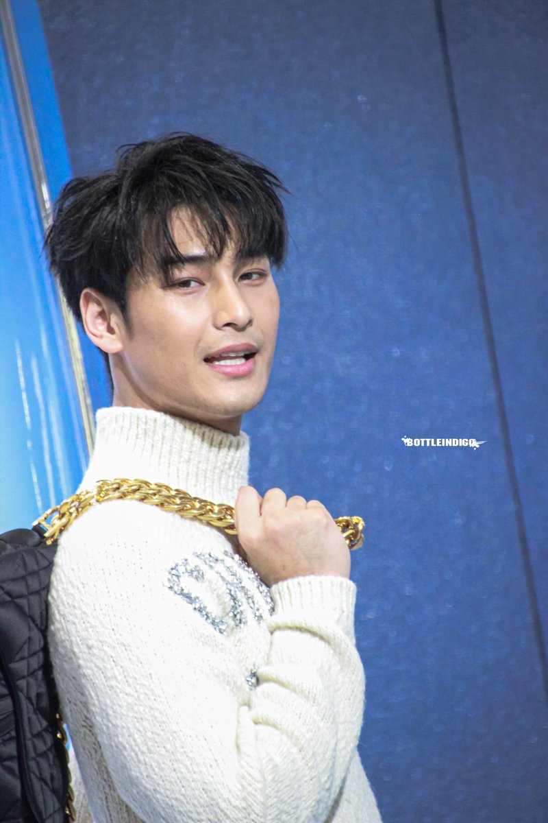 indigo_bottle94's tweet photo. เปลี่ยนมุมไม่ซ้ำ จำแสงไม่ได้ 😂
@Nnattawin1 
#MileApoxDior
#Nnattawin 
#apocolleagues https://t.co/zNVITT7DzV