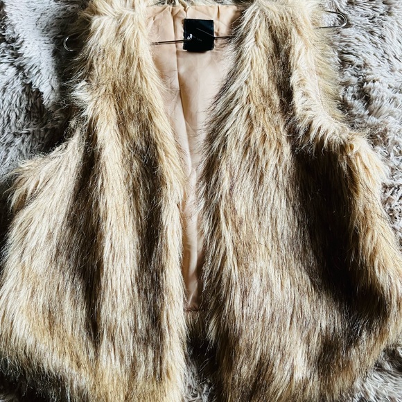 eclectic_super's tweet photo. So good I had to share! Check out all the items I'm loving on @Poshmarkapp from @momoftwynz #poshmark #fashion #style #shopmycloset #noboundaries #doma #mejane: https://t.co/JQSKLit2MV https://t.co/cWvdUf7t9J