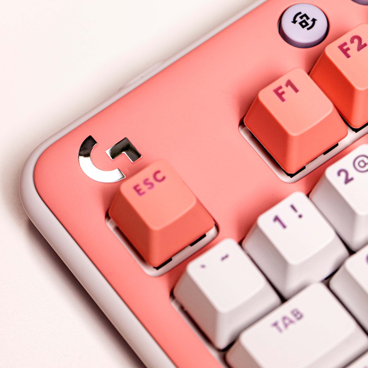 LogitechID's tweet image. Logi friends menurut kamu nih, gaming gear apa yang pas untuk dipasangkan dengan #G502X Series? 
Cocok gak ya kalau disandingkan sama #AURORACollection?
#LogitechGIndonesia