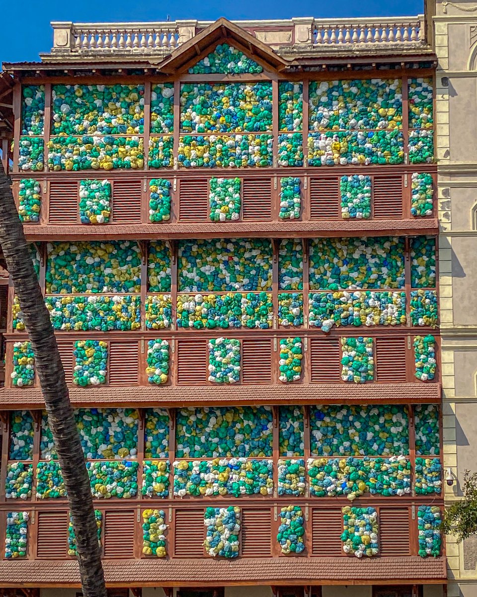 ompsyram's tweet photo. Mumbai Monday Plastic Blues 

An Art Project in Colaba today Morning https://t.co/YTmDbLJUhk