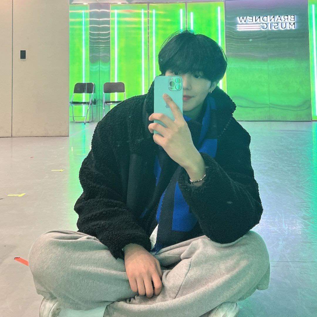 donghyunique's tweet photo. youngmin untouchable so true https://t.co/Q58Rqh73bM