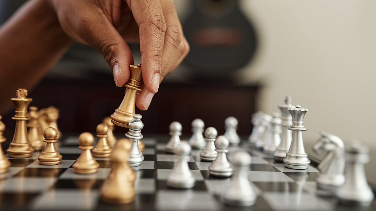 Faarouk's tweet image. This game teaches us consequences. For every pieces we lose, we must have mad a wrong move some where at some point. Can’t blame anyone for our mistakes. #RandomThoughts #chessislife